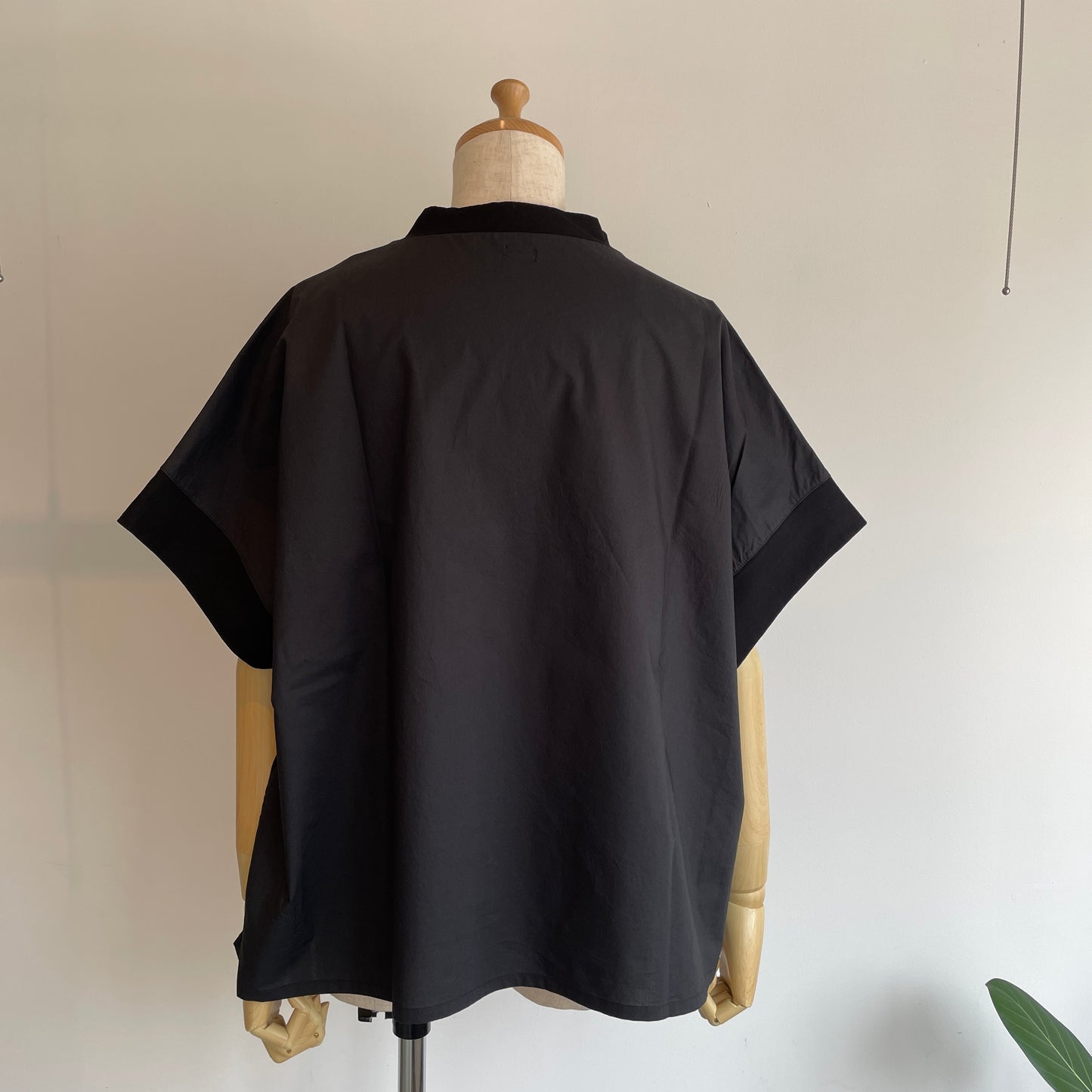 universaltissu//接触冷感マルチエフェクトコンボ ドルマンT
TS252CT076