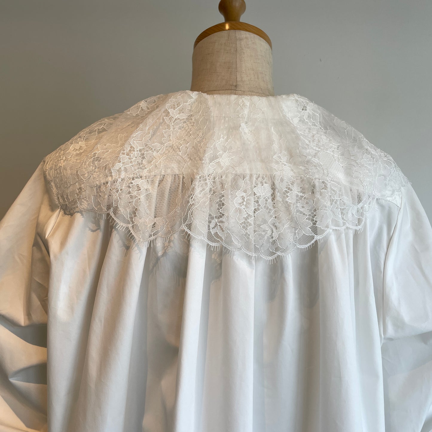 heriter//lace collar blouse
H2-26-3010