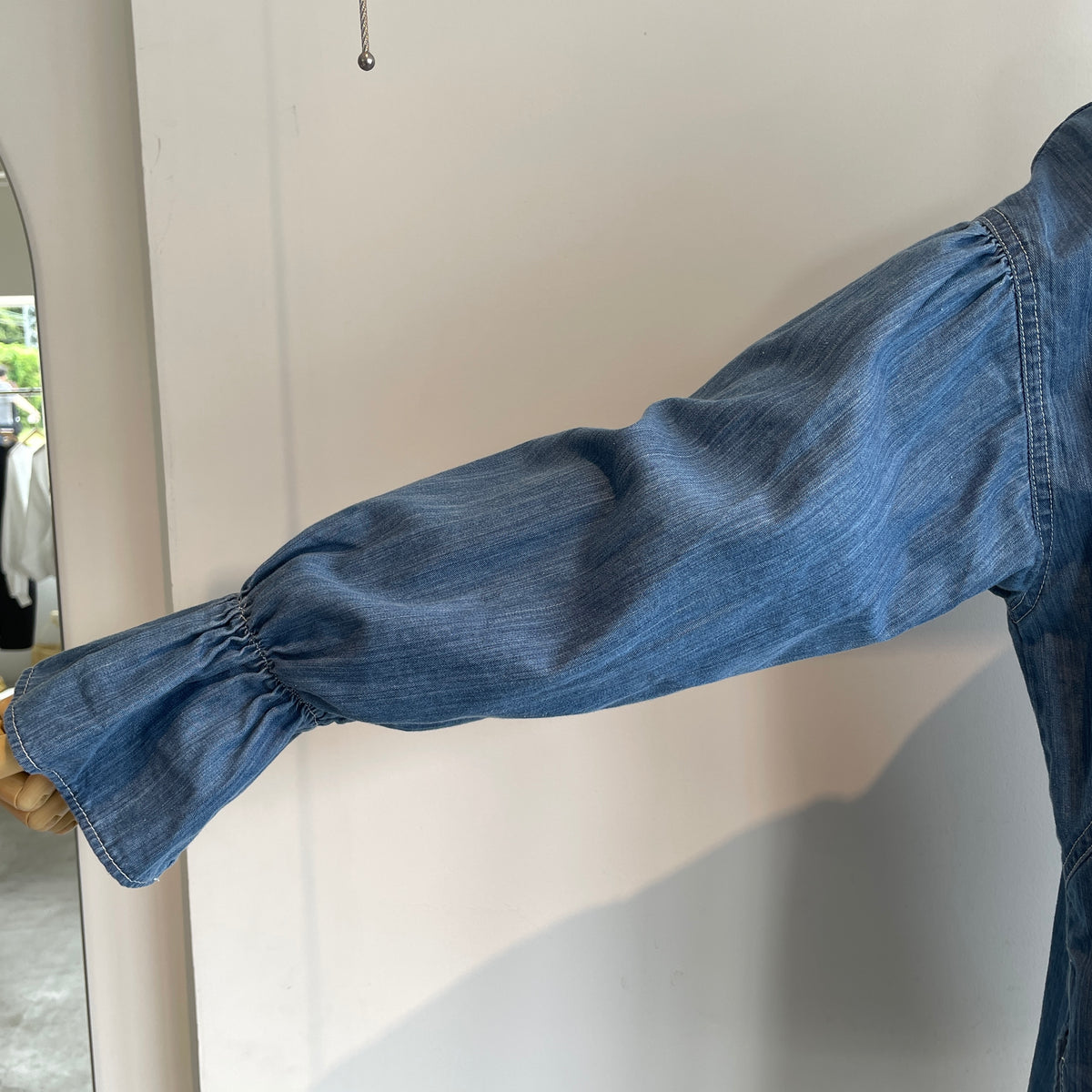 yuni//Cotton denim gathered sleeves ブラウス　1701BL010262