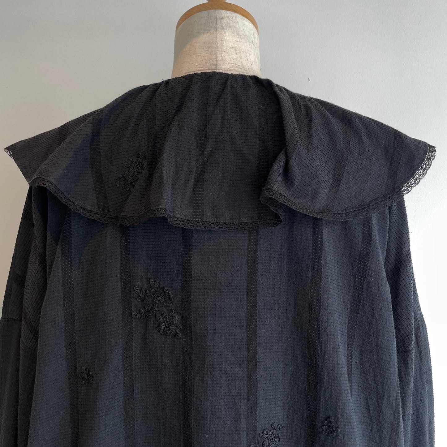 qiri//antique chain embroidery ブラウス　6301BL012261