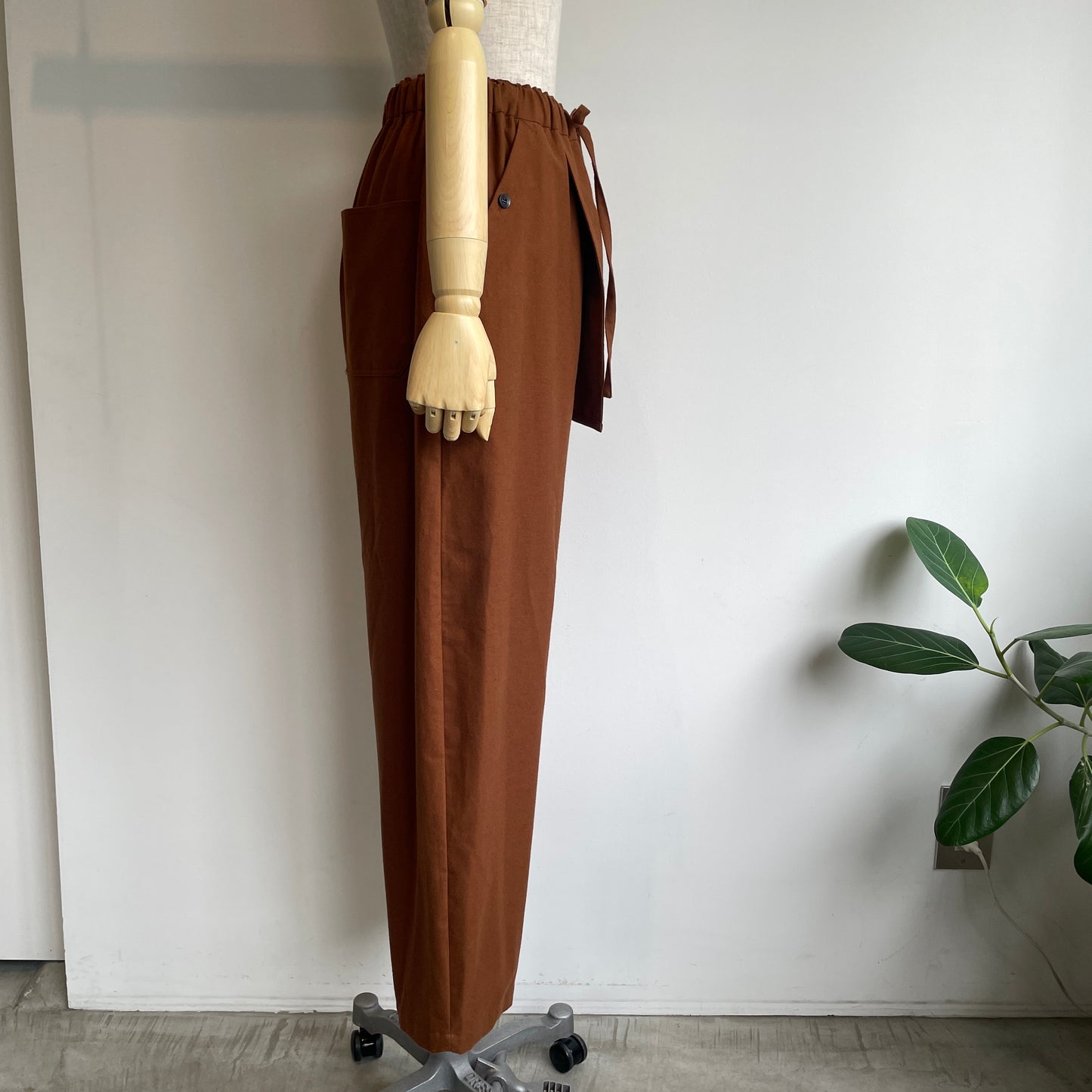 buoy buoy//SUEDE TOUCH FLANNEL APRON パンツ　2701PT005262
