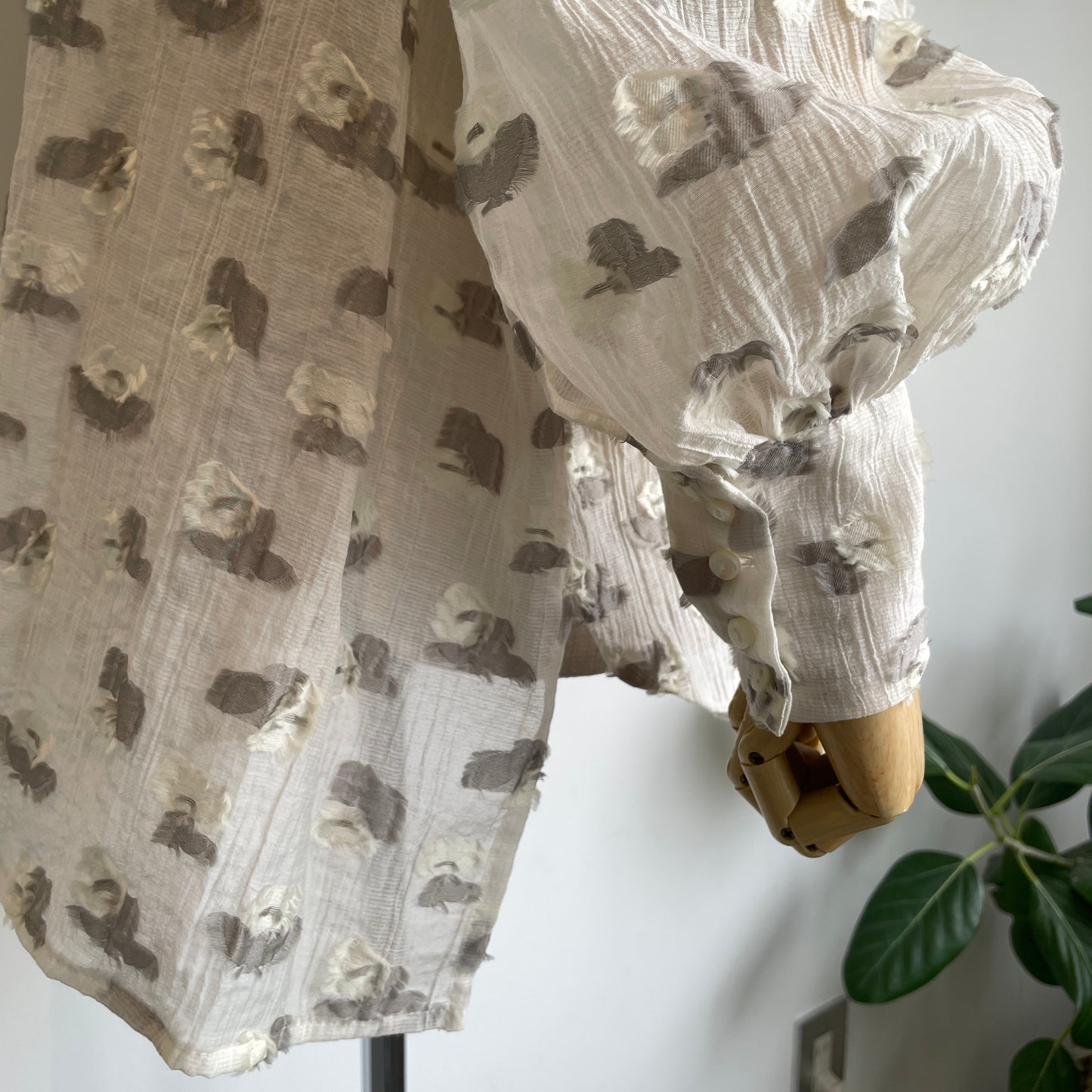 qiri//plie flower jacquard バックリボンブラウス　6301BL008261