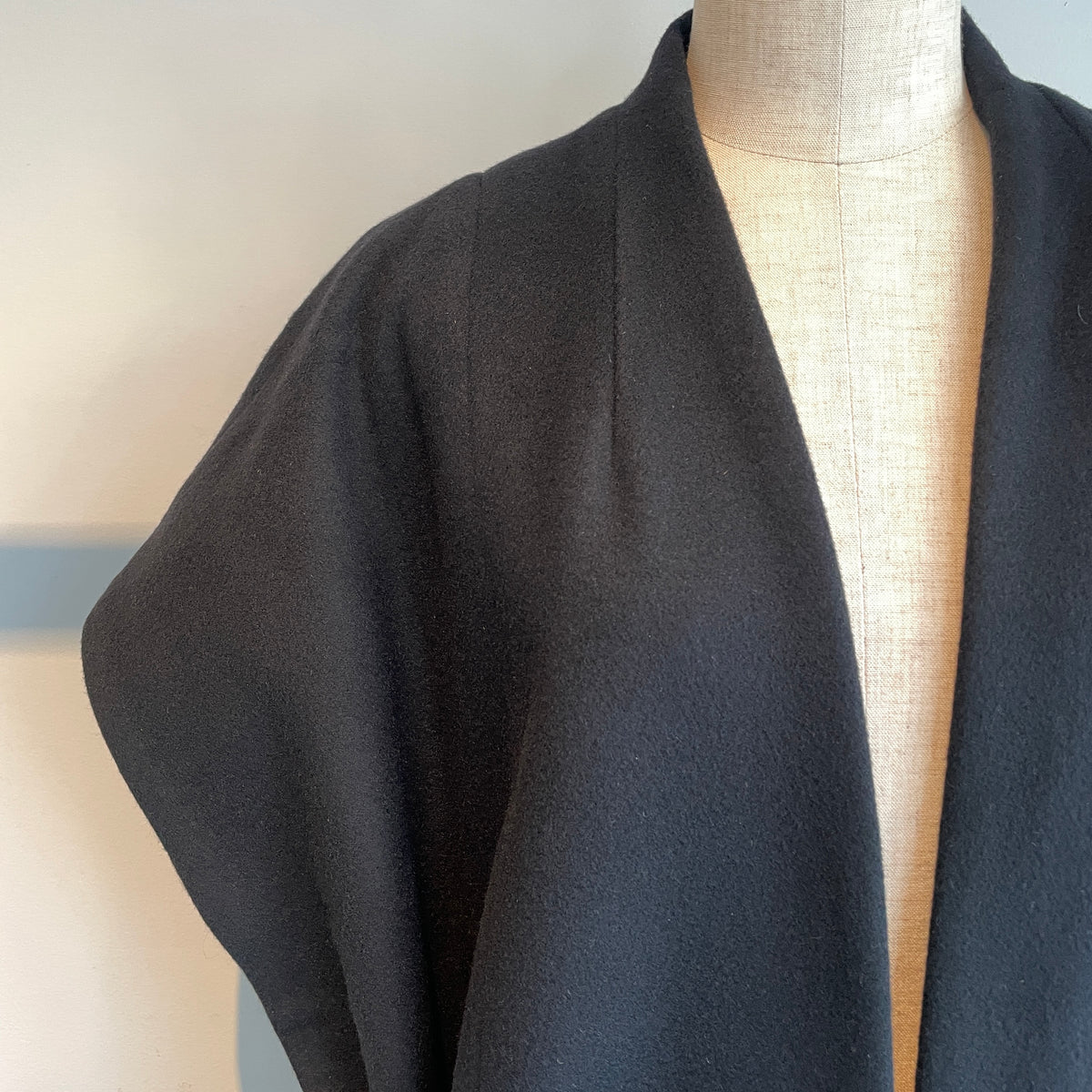 Honnete//Sleeveless Dolman Gown Coat_Royal Geelong HO-26AW CO24W