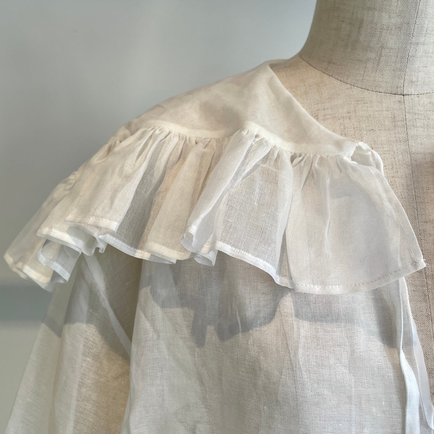 Heriter //コットンオーガンジーフリルカラーブラウス　H0-00-3065