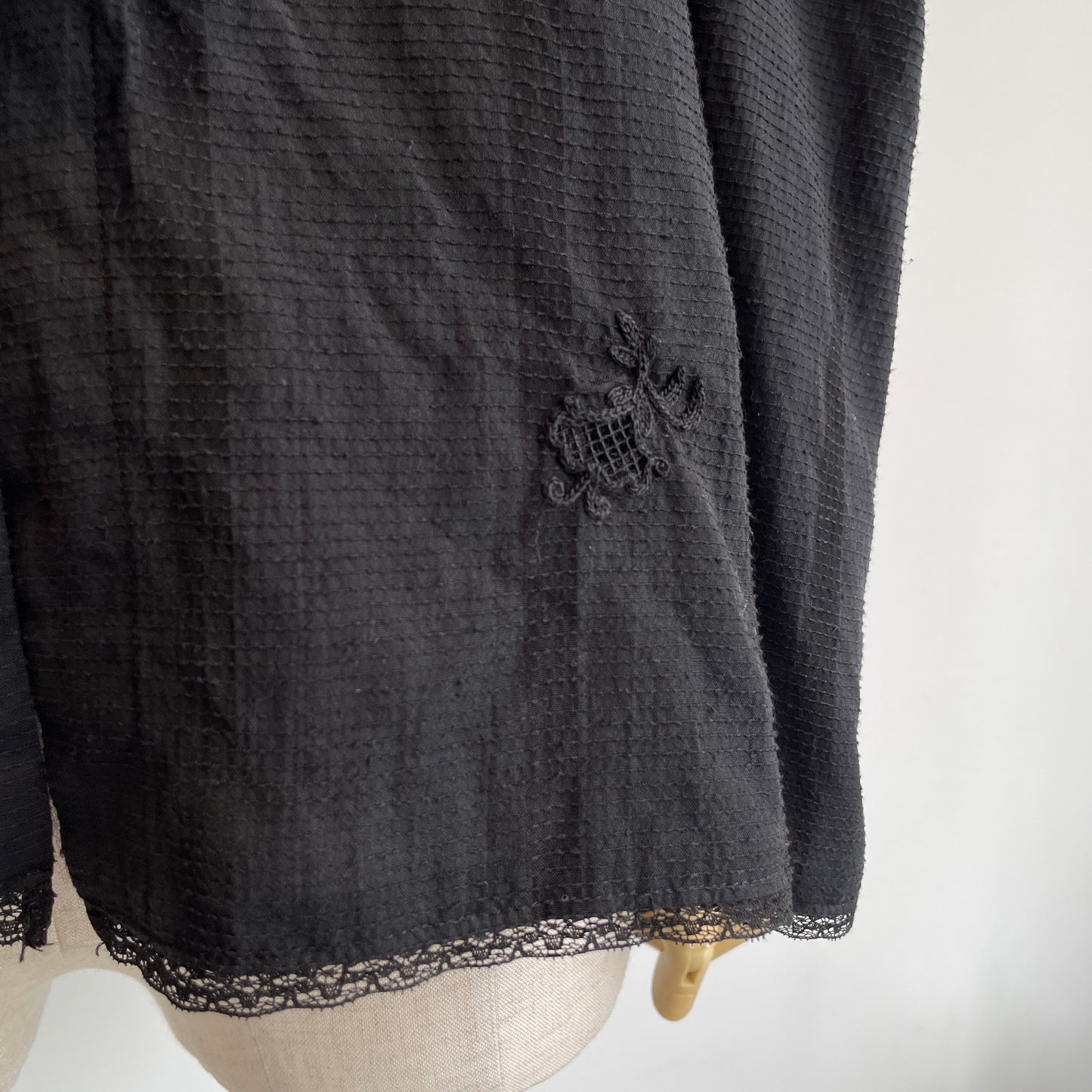 qiri//antique chain embroidery ブラウス　6301BL012261