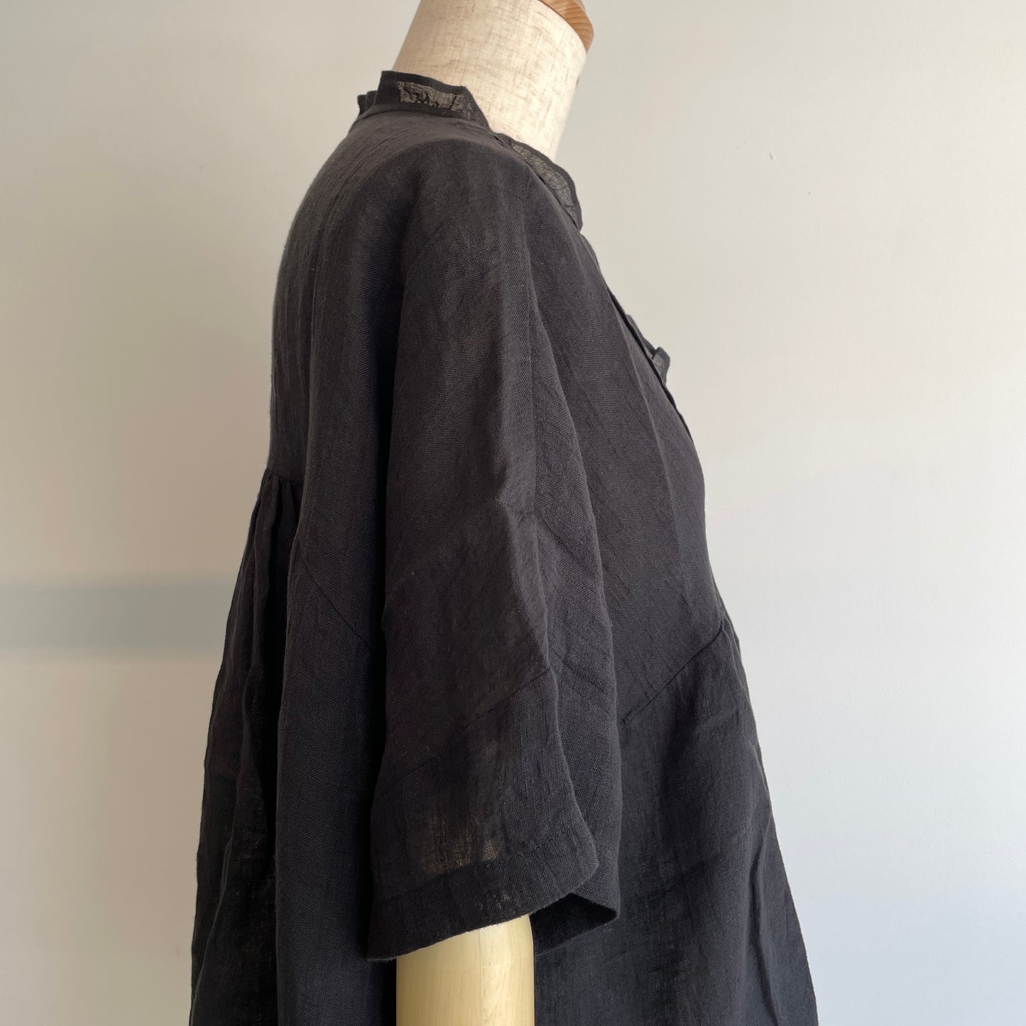 handsofcreation//60/-Linen解撚ワッシャークロスV／NプルオーバーBL 01630638