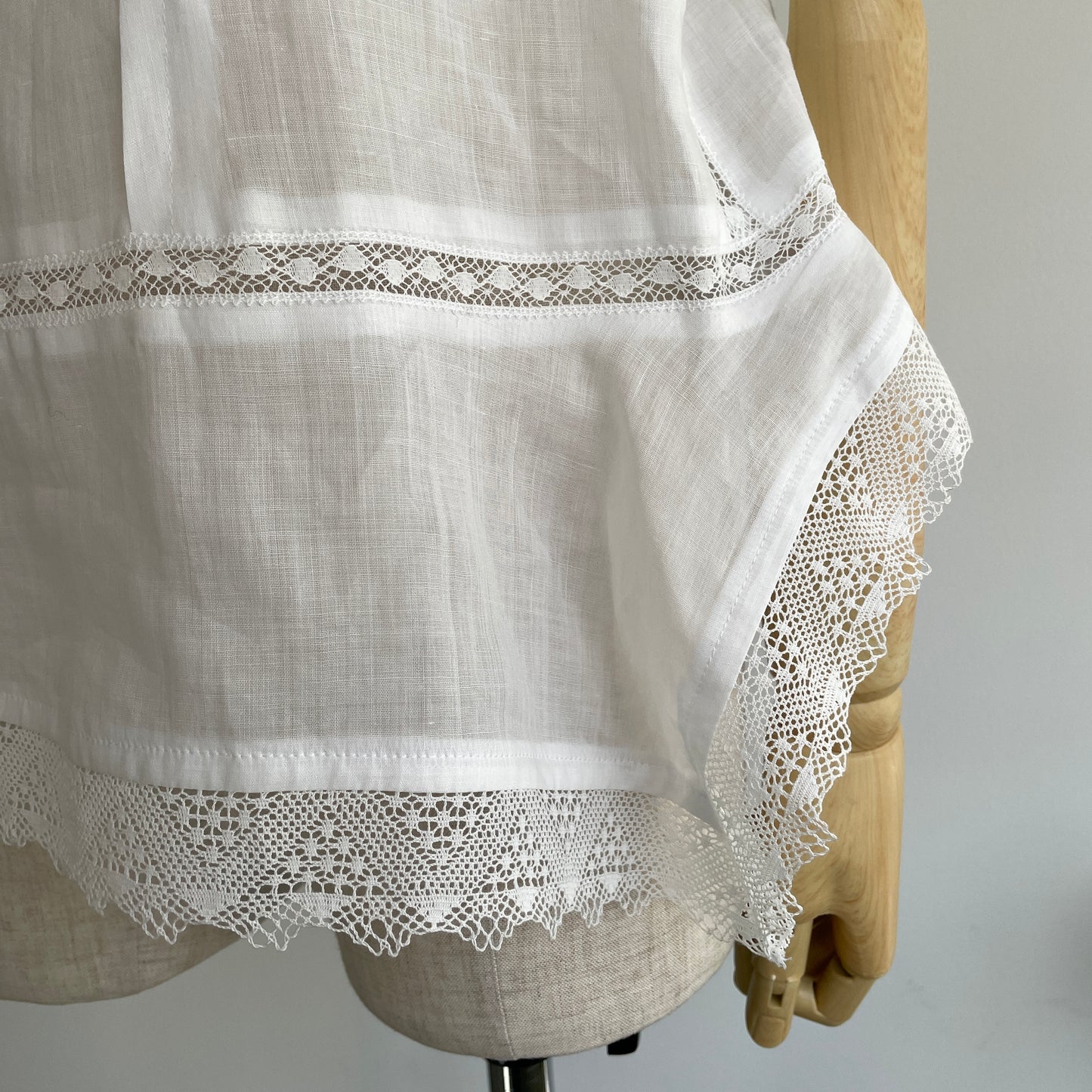 NATIVE VILLAGE//No.6 寂静スリーブレスレースブラウス　31261-06107