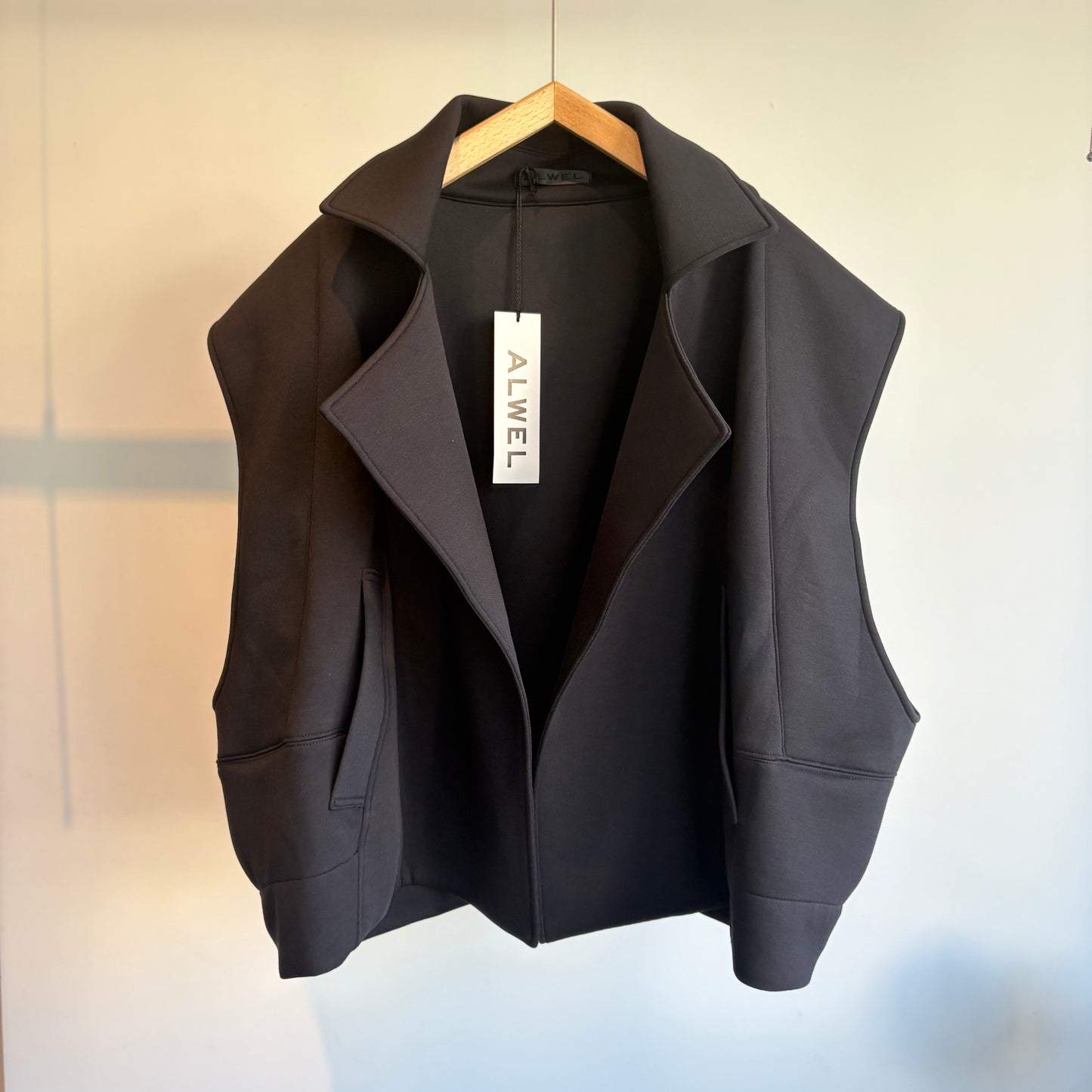 ALWEL//SLEEVELESS JACKET  AIR-10
