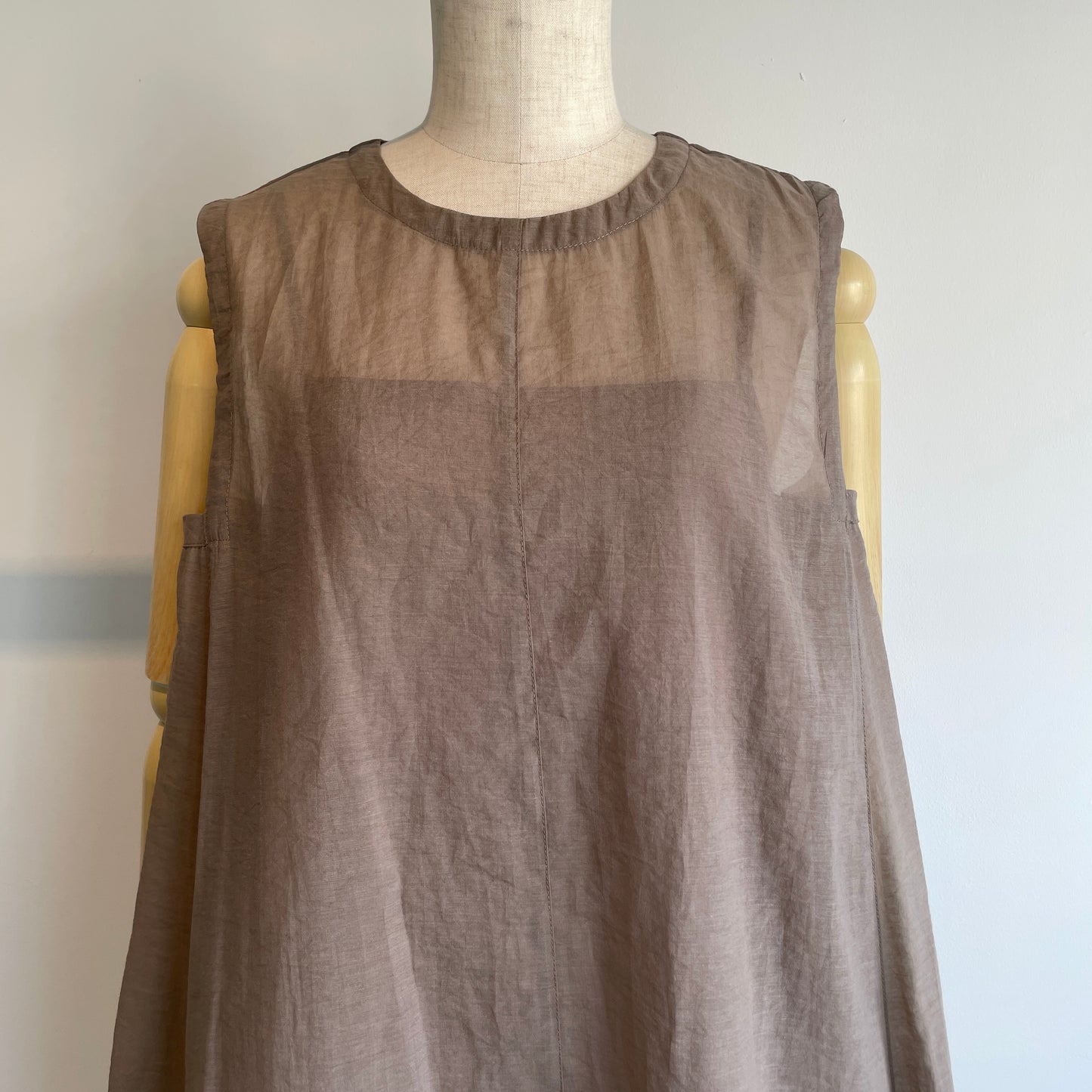 yuni //C/Ny sheer no sleeves ワンピース　1701OP029261