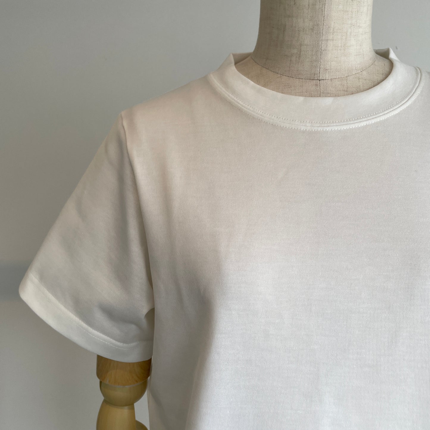 itochi // San Joaquin cotton paralleled single jersey crew neck t-shirt