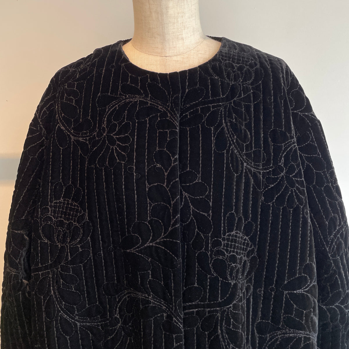 heriter//velvet quit embroidery short coat H2-26-6006