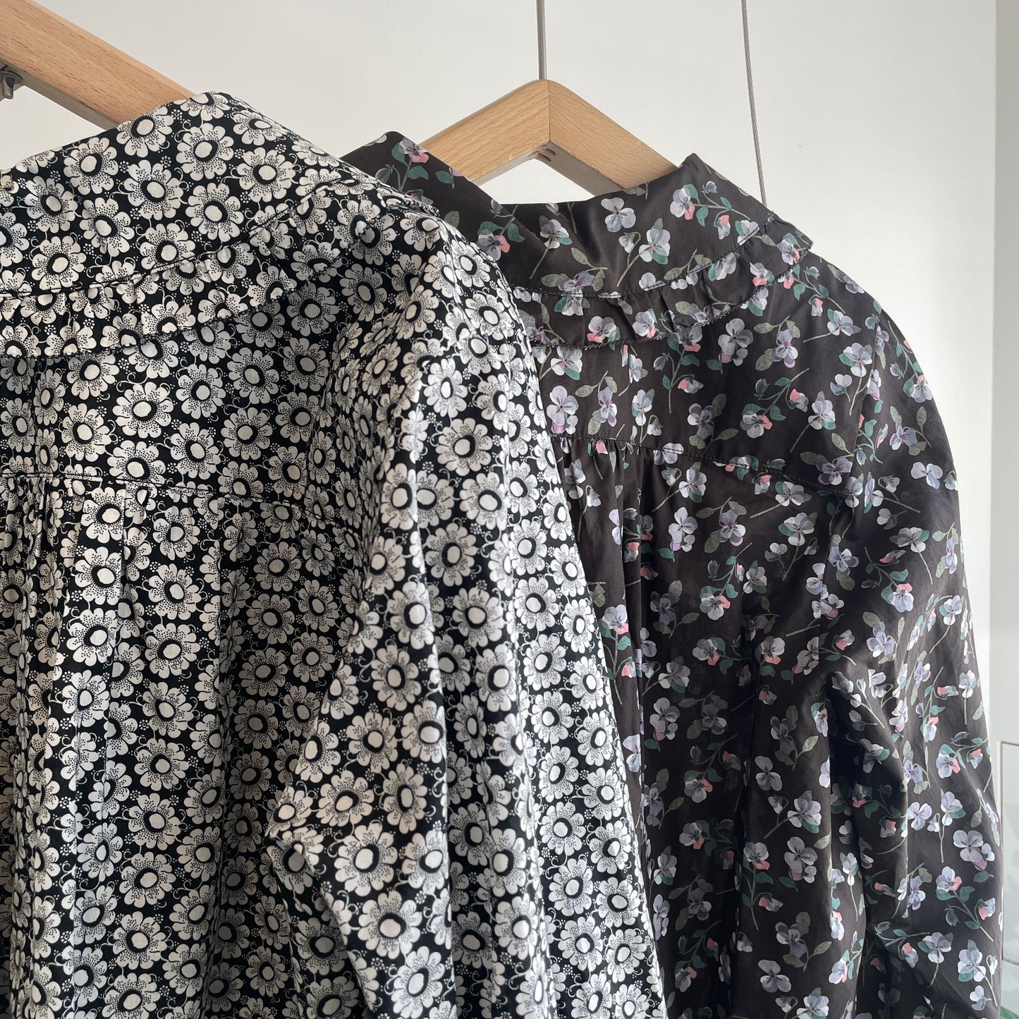 porterdesboutons//リバティフラットカラーフリルブラウス　P14-1-047