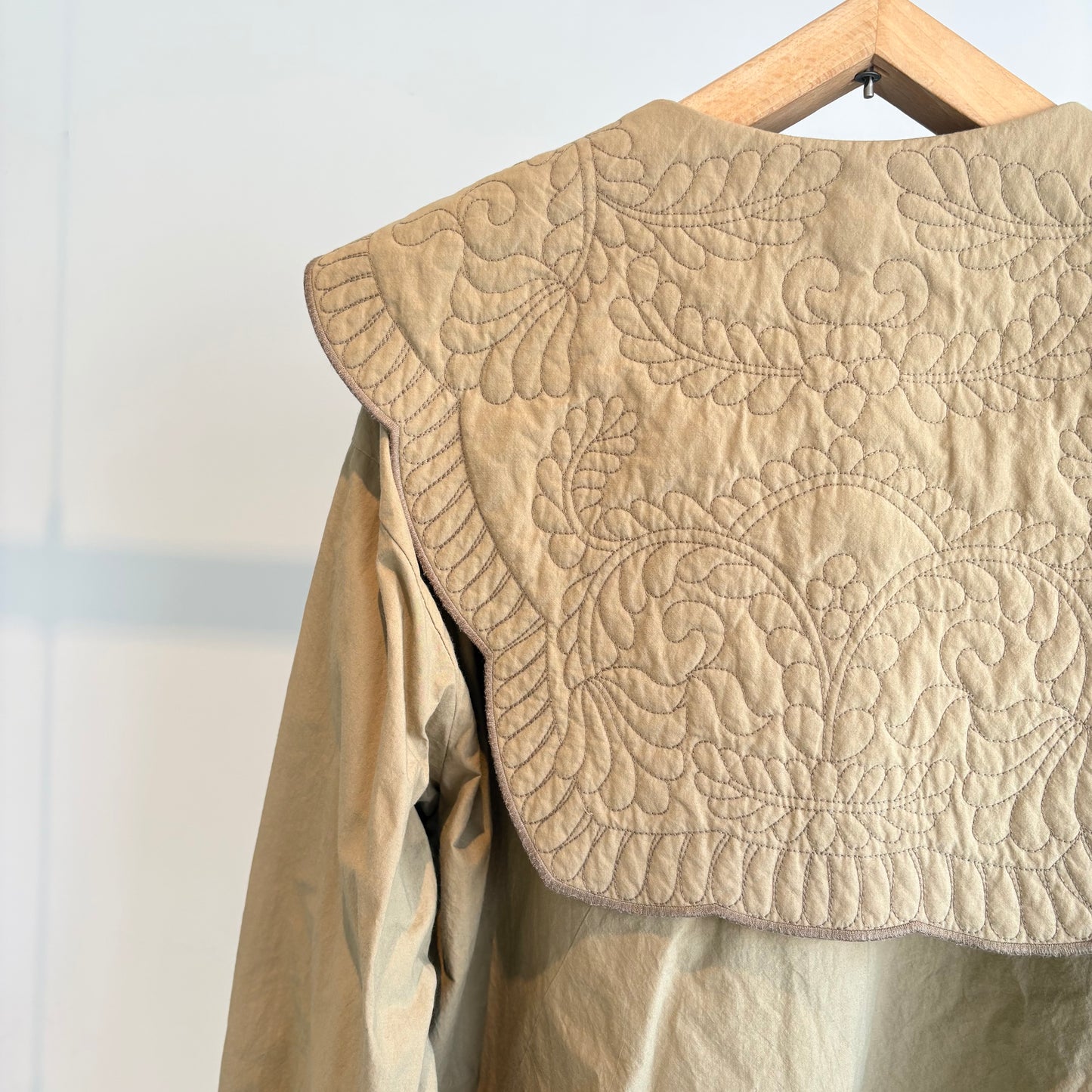 qiri//trapunto quilt collar ブラウス　6301BL007262