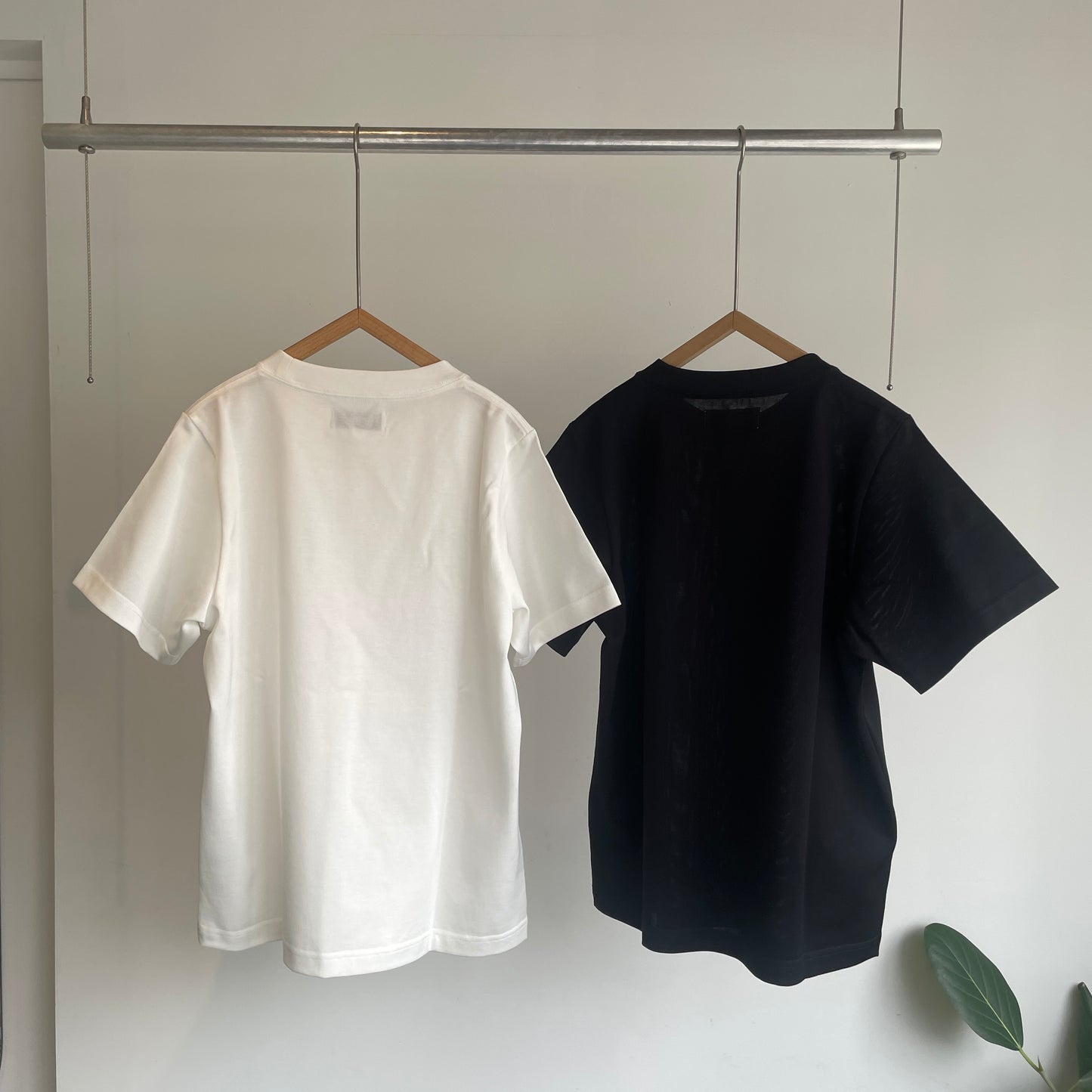 itochi // San Joaquin cotton paralleled single jersey crew neck t-shirt