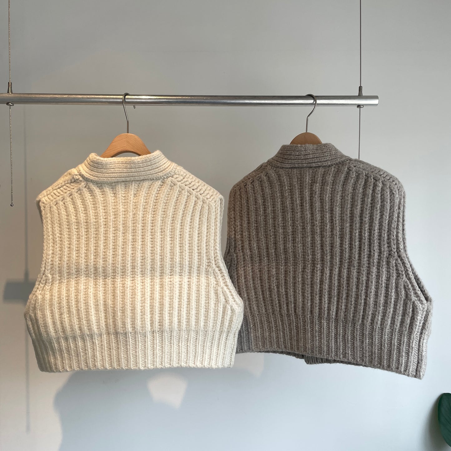 UNDYED //ハイランドウールニットベスト　25F212