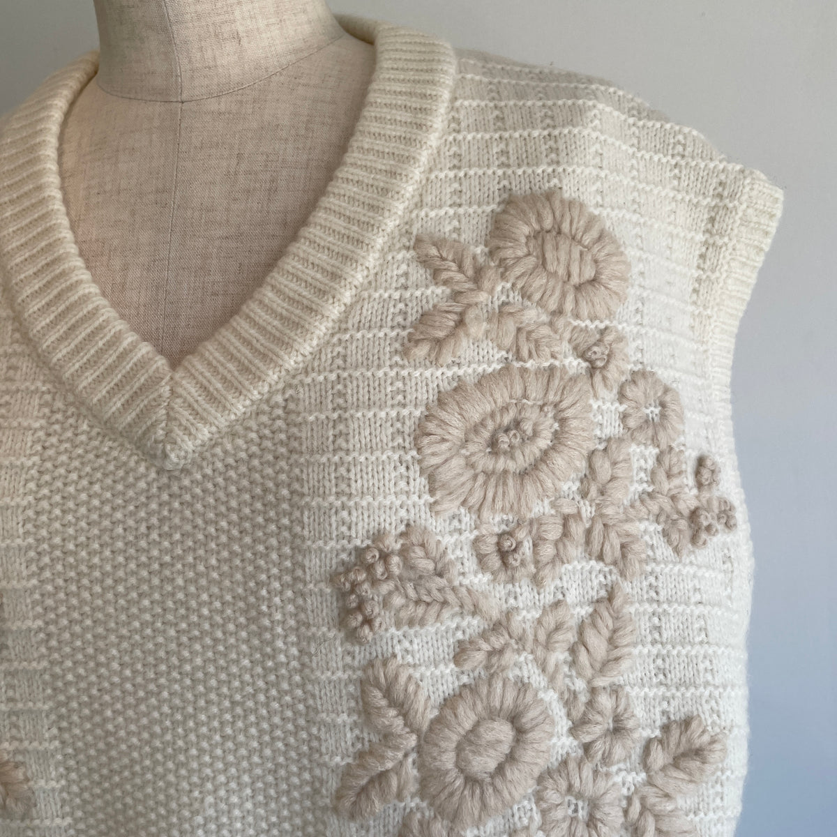 yuni//ウール / ハンド刺繍ベスト　1701KN002262
