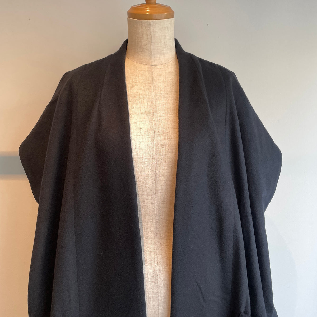 Honnete//Sleeveless Dolman Gown Coat_Royal Geelong HO-26AW CO24W
