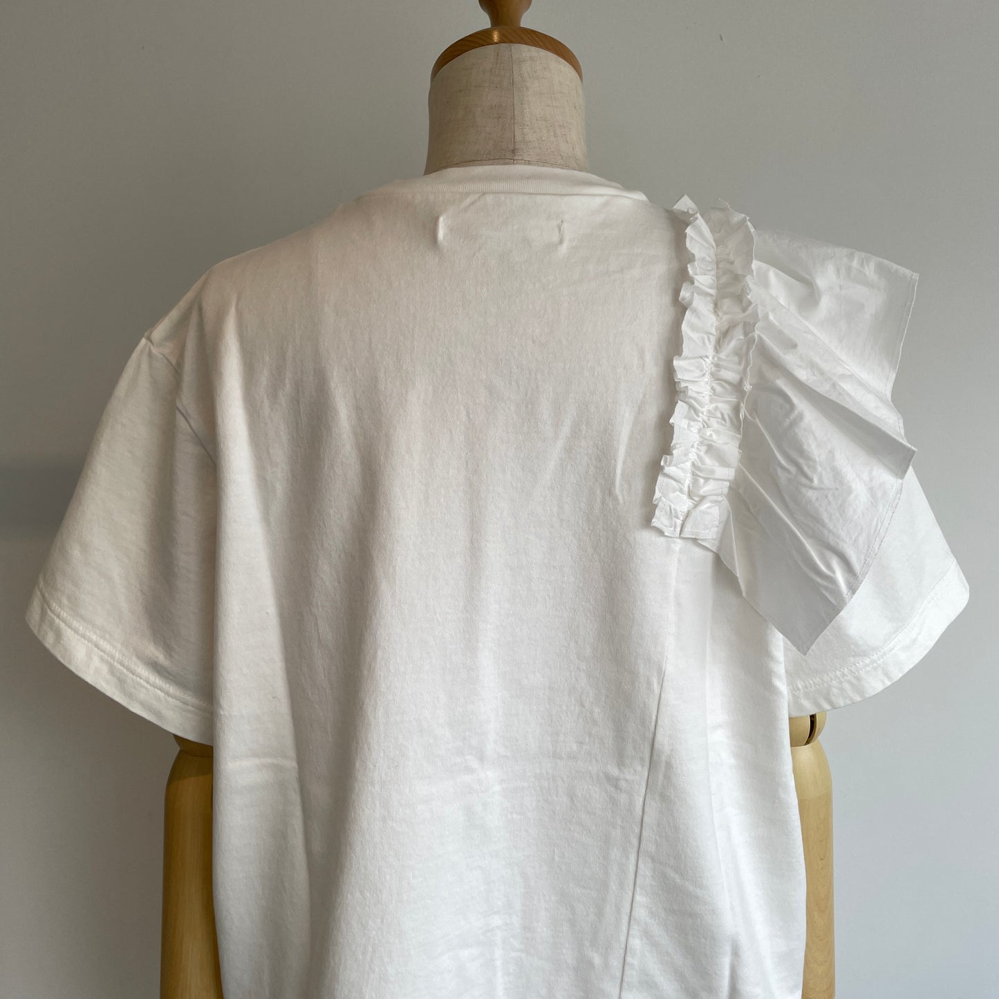 universaltissu//クラシック天竺 ショルダーフリルT  US251CT022