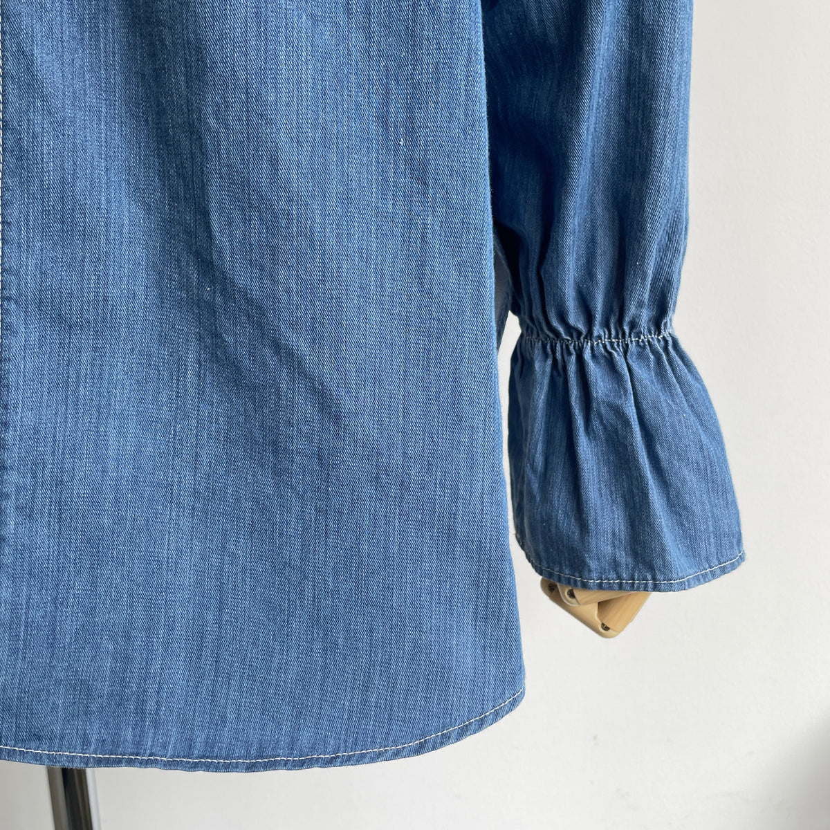 yuni//Cotton denim gathered sleeves ブラウス　1701BL010262
