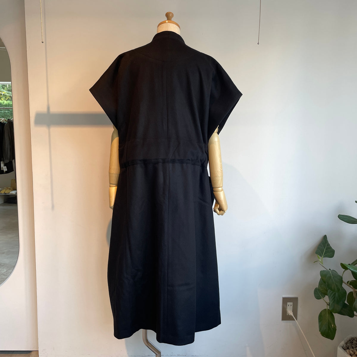 Honnete//Sleeveless Dolman Gown Coat_Royal Geelong HO-26AW CO24W