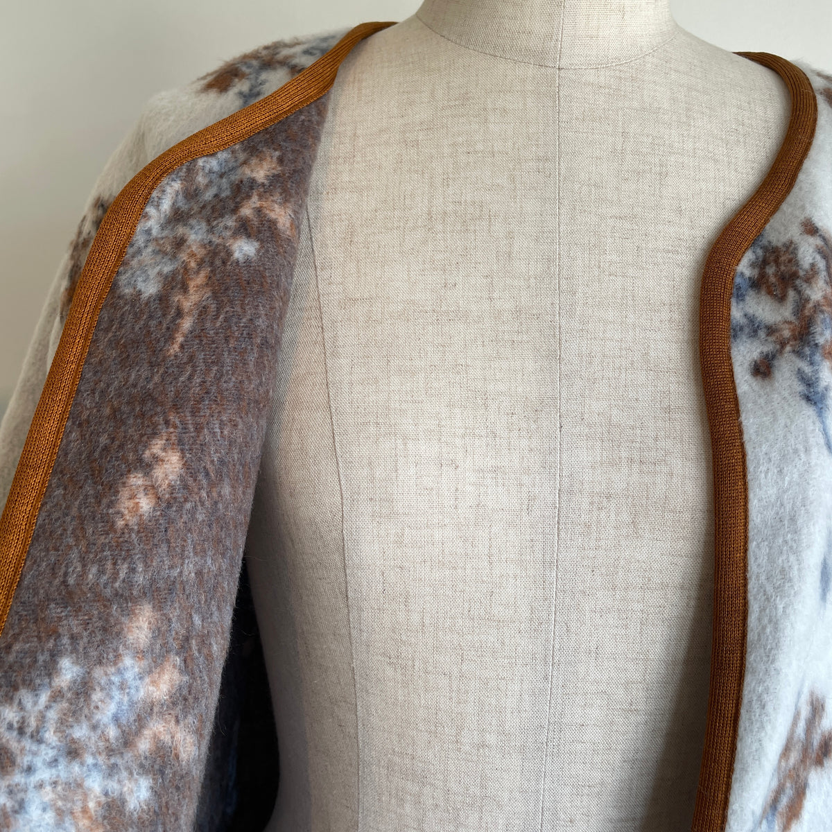 qiri//sarasa raised jacquard カーディガン　6301BL004262