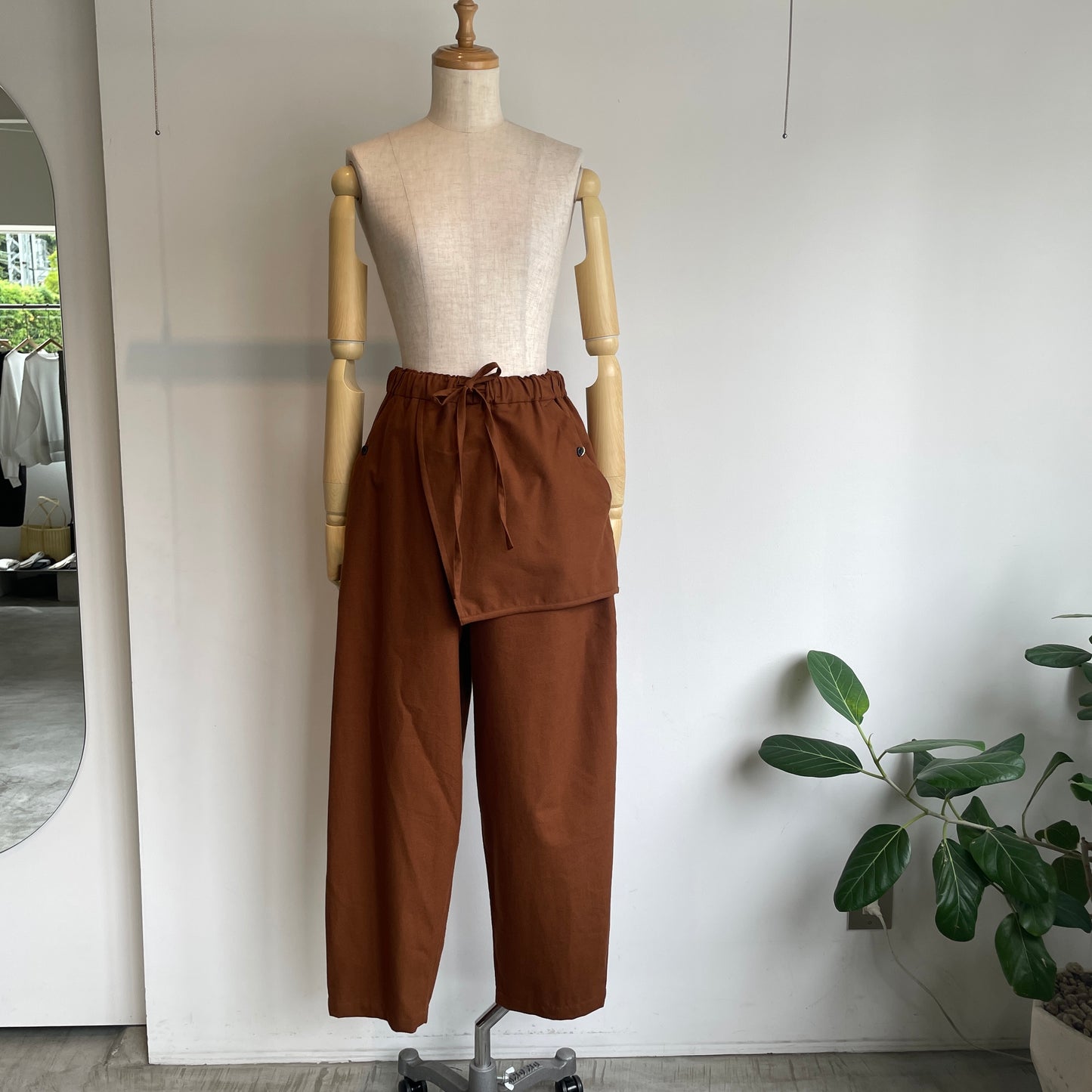 buoy buoy//SUEDE TOUCH FLANNEL APRON パンツ　2701PT005262