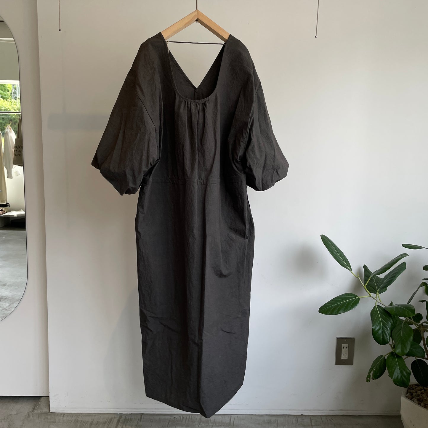 HAVERSACK//綿麻タイプライターVネックロングワンピース　652623