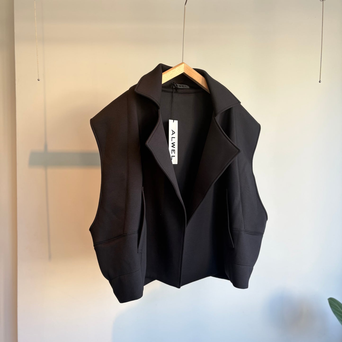 ALWEL//SLEEVELESS JACKET  AIR-10