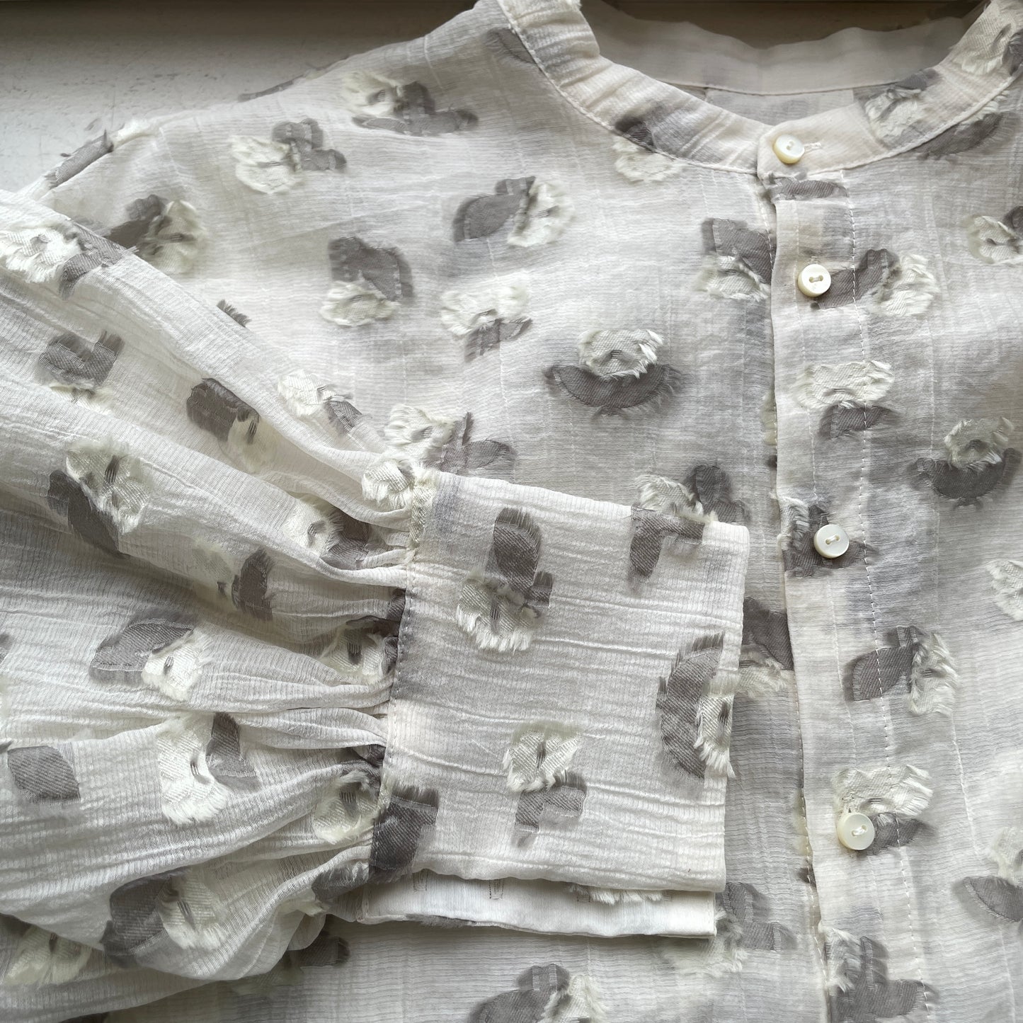 qiri//plie flower jacquard バックリボンブラウス　6301BL008261