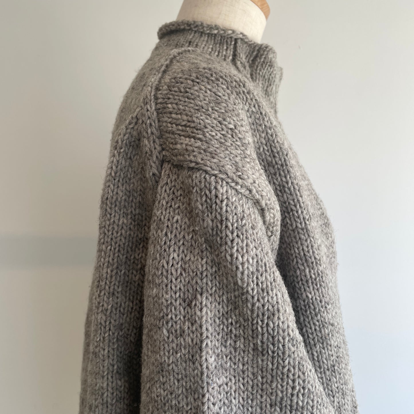 handsofcreation//ペルーローゲージニット家庭機 細ケーブルカーディガン　1540723