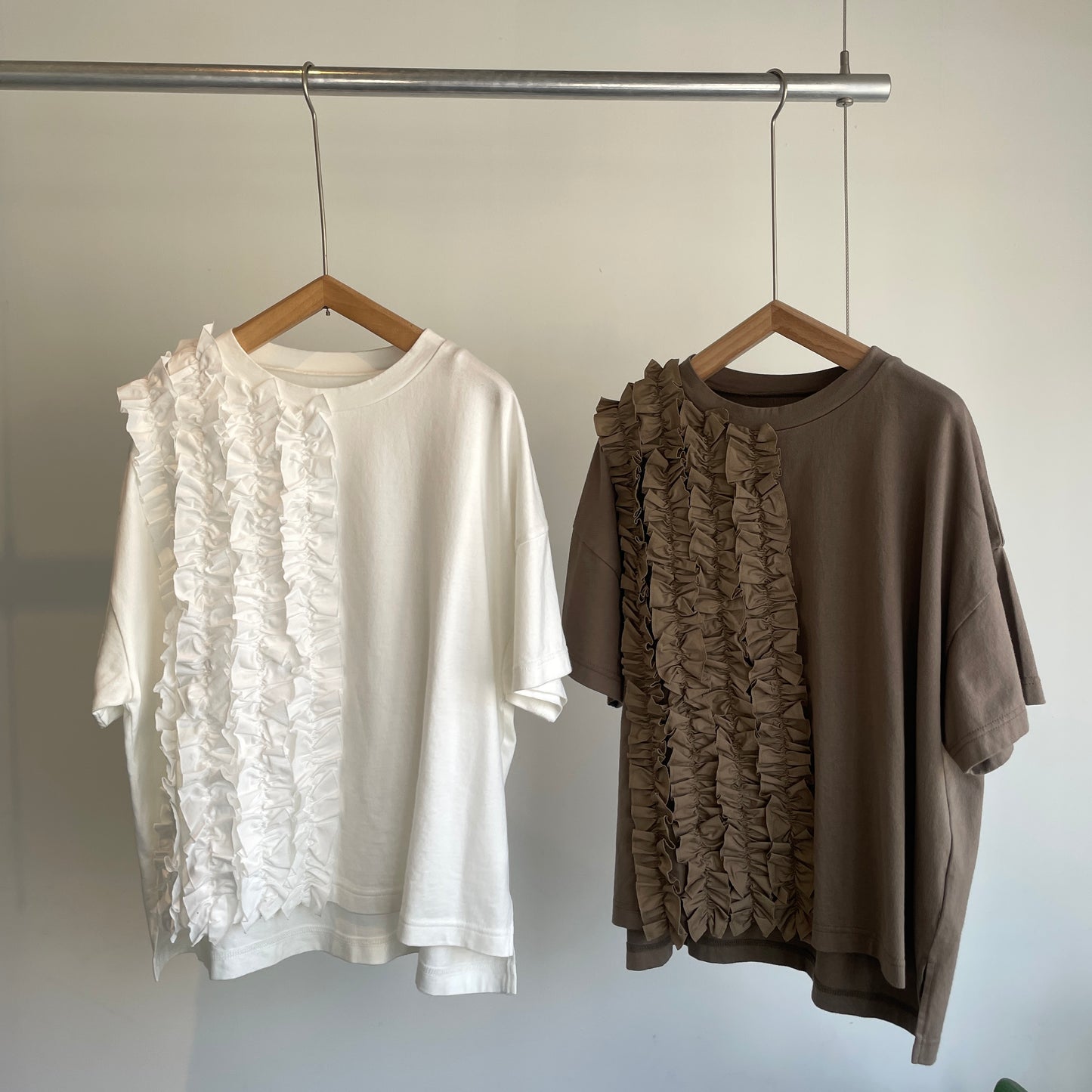 universaltissu//クラシック天竺 フリルTシャツ　US251CT023
