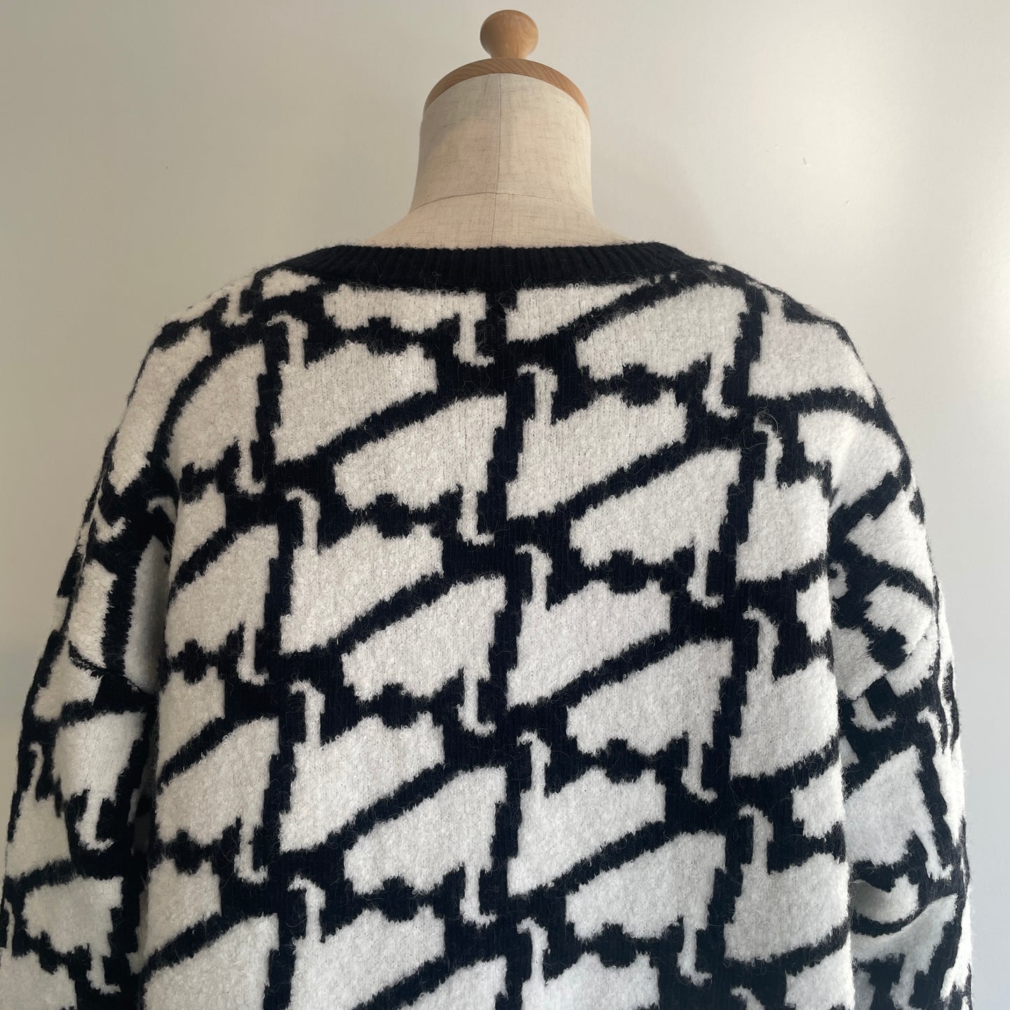 sisisi //WARM KNIT SWAN PULLOVER 2024-AW120