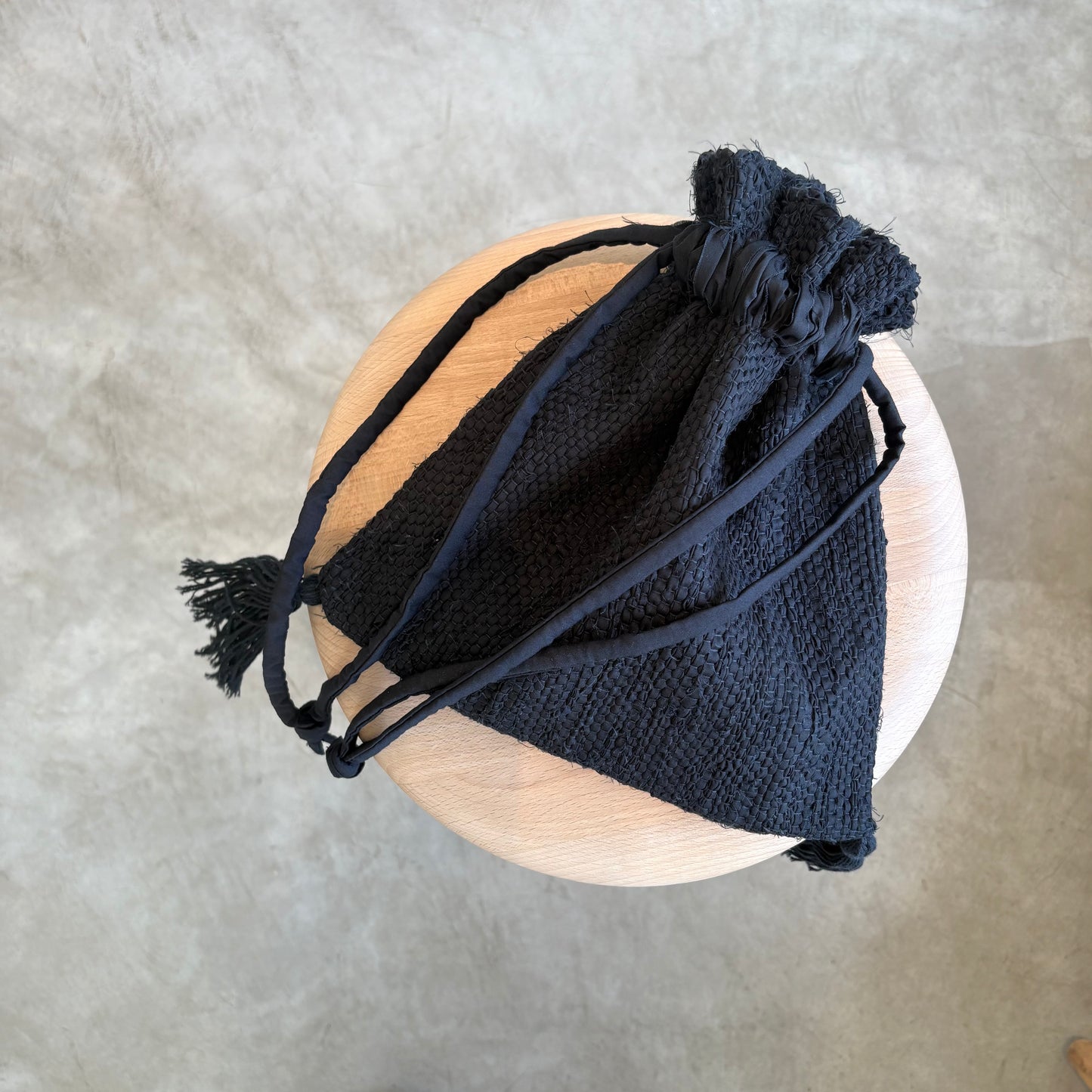 TEORI WORKS//tassel kinchaku