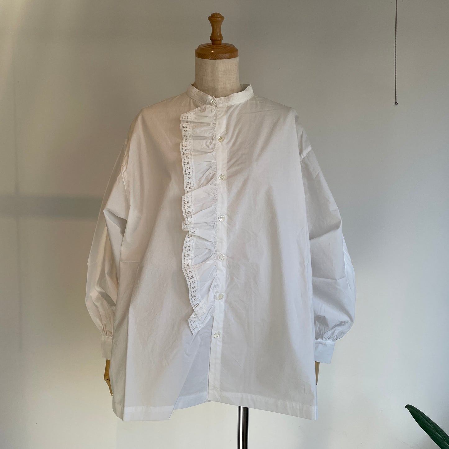 universaltissu//ナチュラルタイプライターイタリアンフィレレースラッフルBL   US260BL037