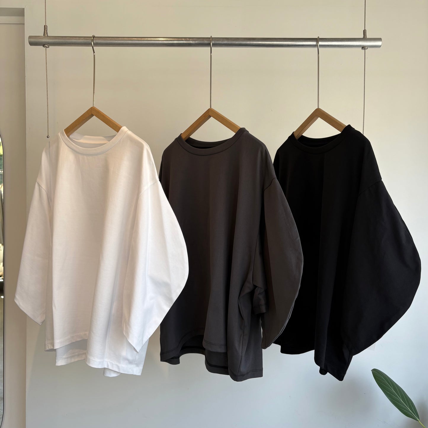 SI HIRAI//ROUND SLEEVE-T  CHSS26-7013