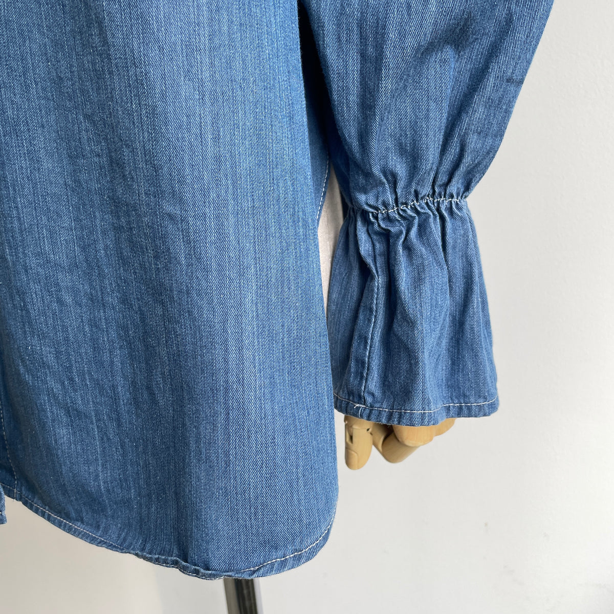 yuni//Cotton denim gathered sleeves ブラウス　1701BL010262