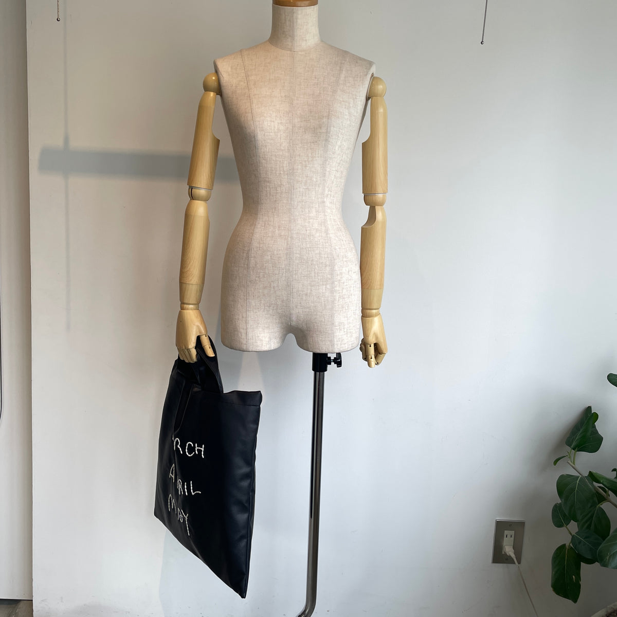 March April May//PU stitch tote
ステッチトート
3-8-024
