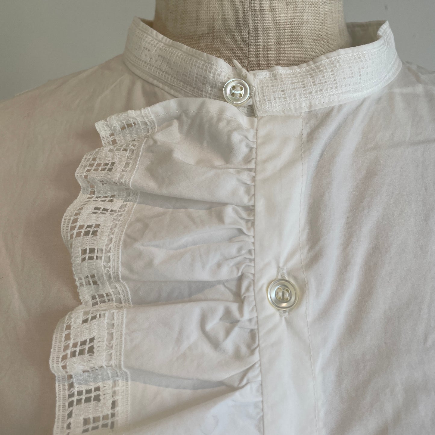 universaltissu//ナチュラルタイプライターイタリアンフィレレースラッフルBL   US260BL037