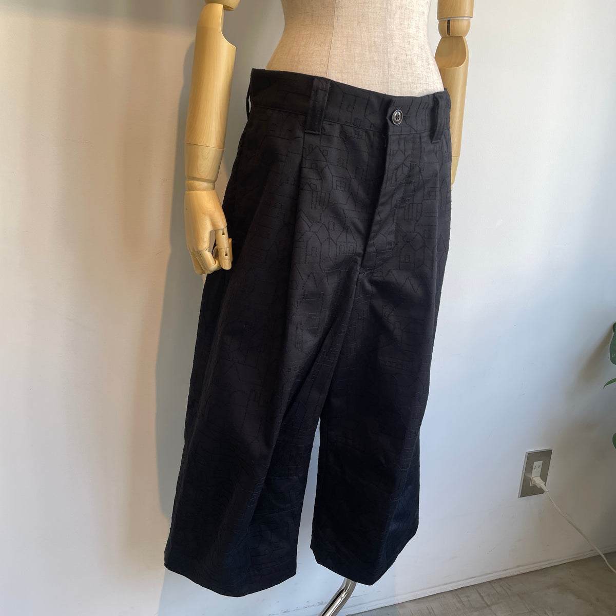 ASEEDONCLOUD【受注商品】//Townscape embroidery Robber trousers 271504