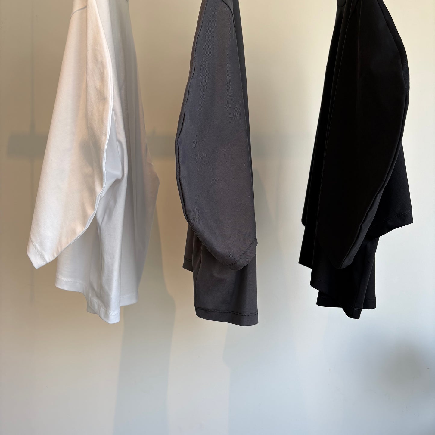 SI HIRAI//ROUND SLEEVE-T  CHSS26-7013