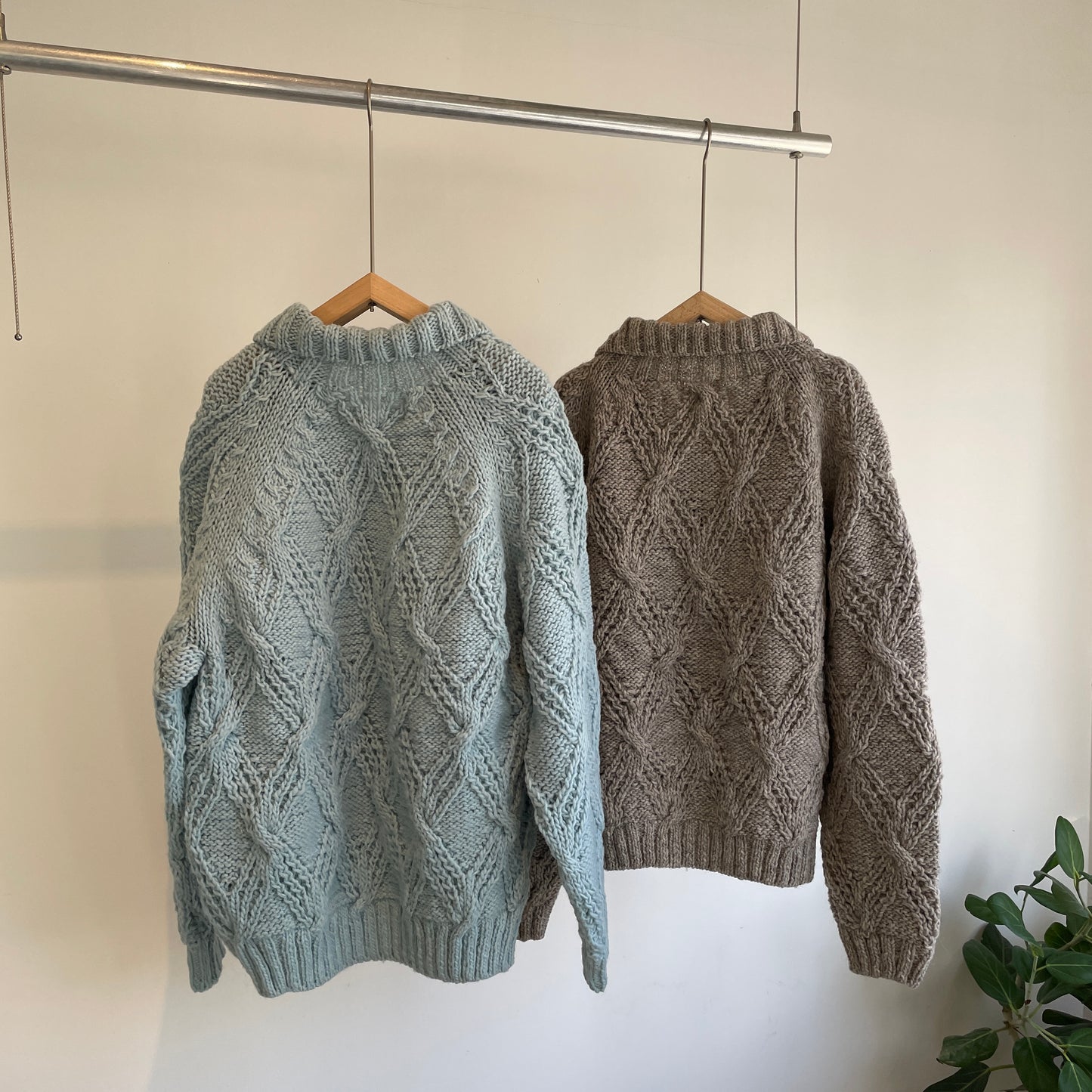 handsofcreation //ペルーHand Knit変形ケーブルスキッパー　01440720