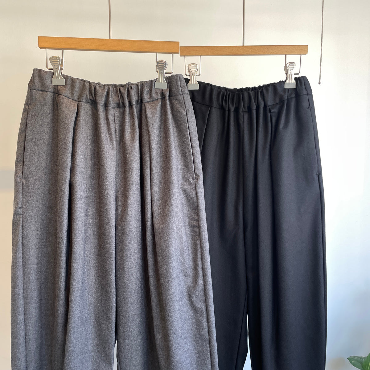 yuni//washable wool gum tuck パンツ 1701PT019262