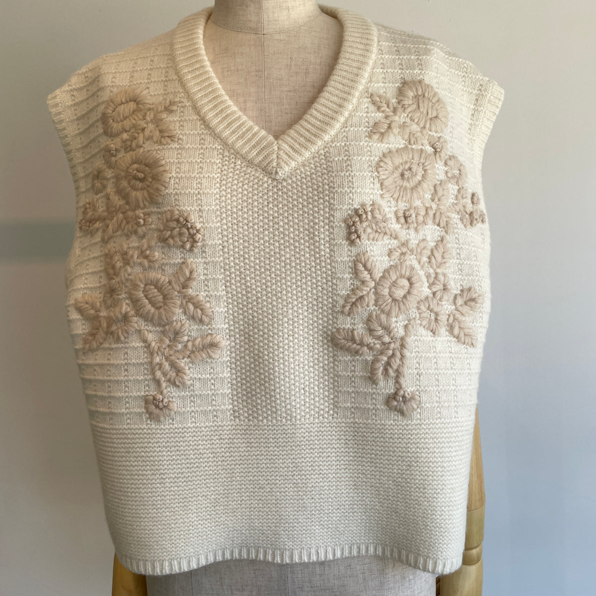 yuni//ウール / ハンド刺繍ベスト　1701KN002262