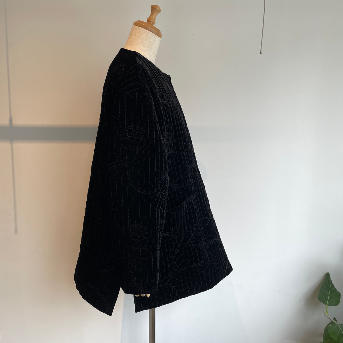 heriter//velvet quit embroidery short coat H2-26-6006