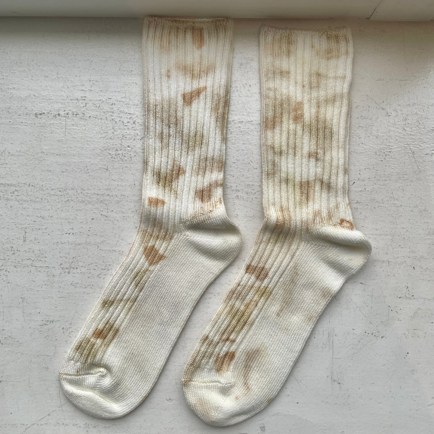 Oo //お花染めミドルゲージリブソックス