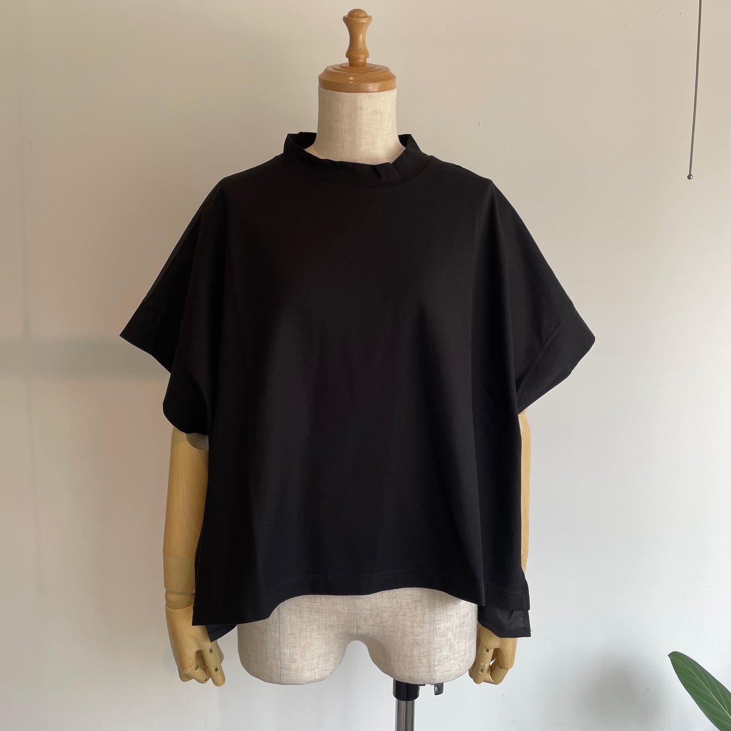 universaltissu//接触冷感マルチエフェクトコンボ ドルマンT
TS252CT076