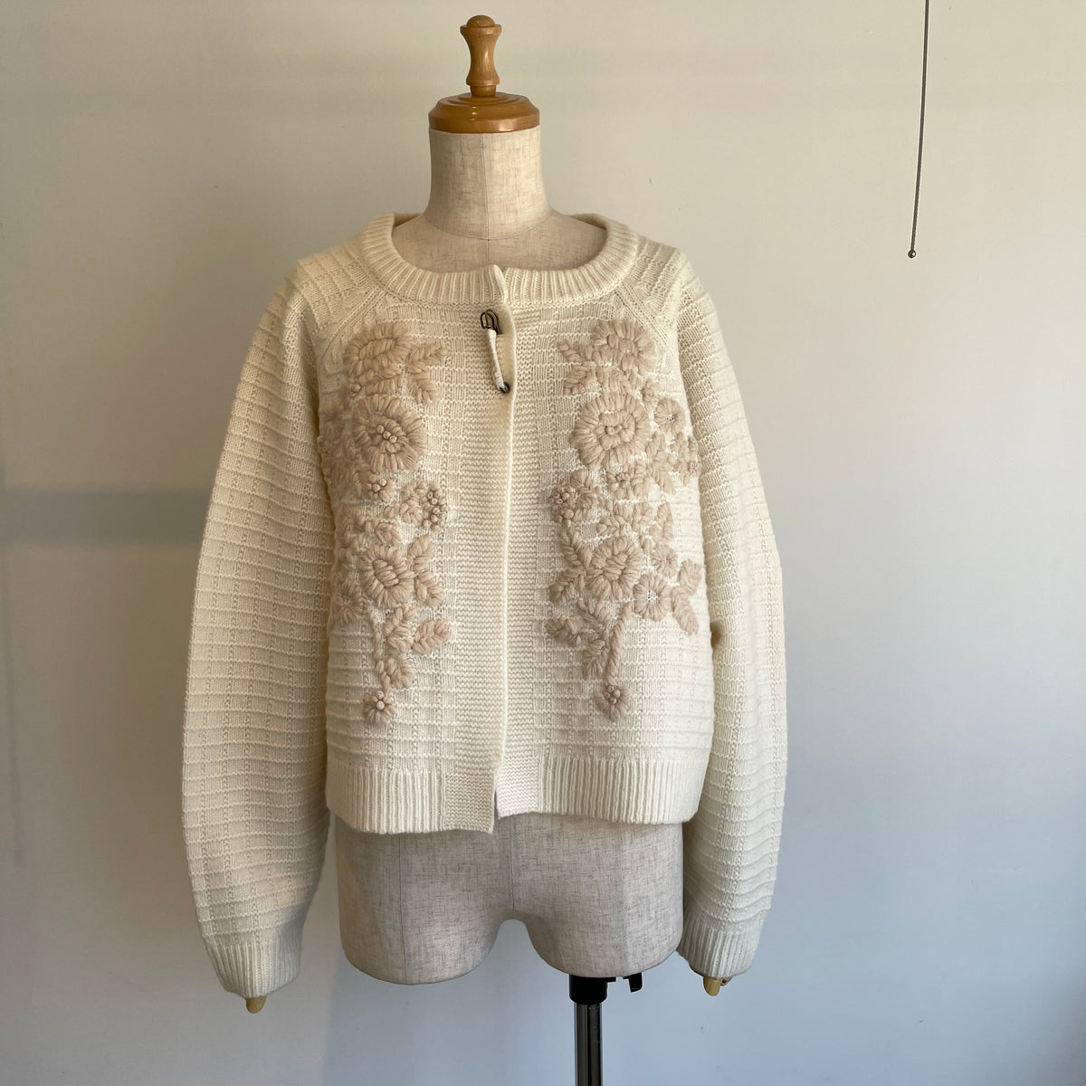 yuni//ウール / ハンド刺繍カーディガン　1701KN001262