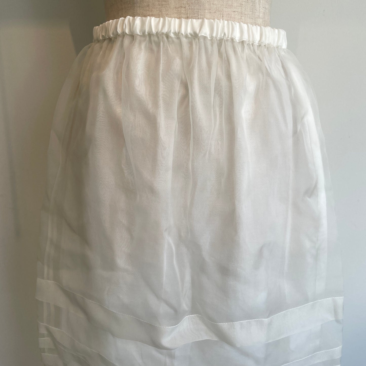 heriter//silk organdy skirt
H2-26-4002