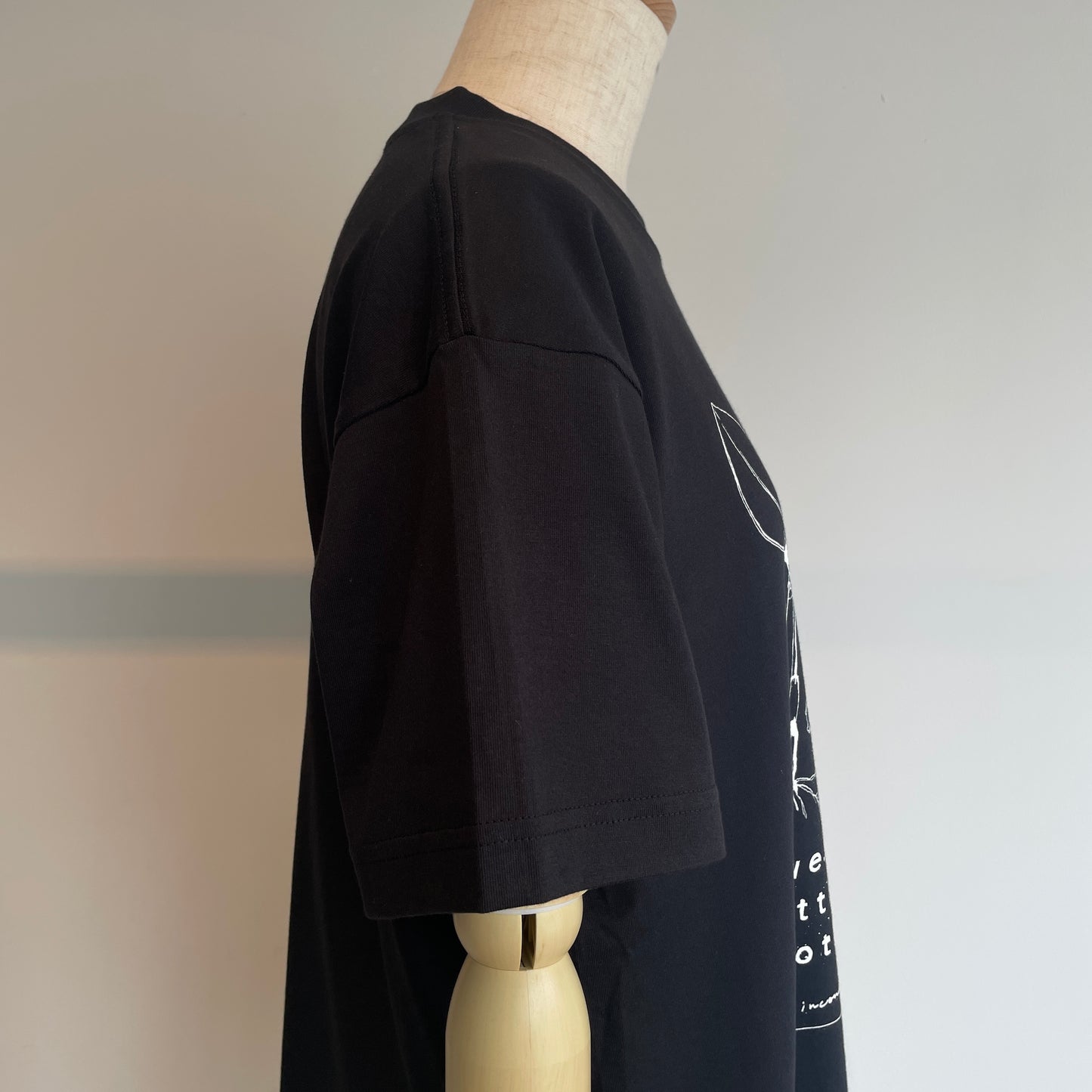 Sweet Little Nothing//Lily of the valley　半袖Tシャツ(すずらん)ブラック
