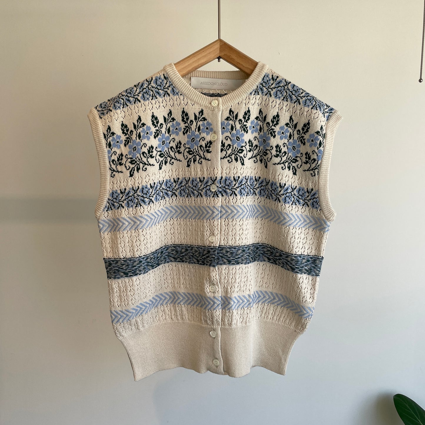 ASEEDONCLOUD //Flower Jacquard Knit Vest   261806